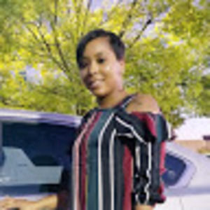 Meet your Posher, Yasmine